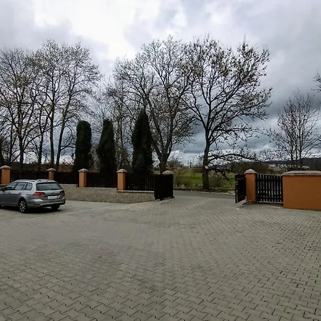 Gato Dalovice Free Parking *