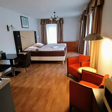 Gato Dalovice Free Parking * Karlovy Vary
